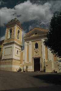 Chiesa Madre di San Cipriano Vescovo e Martire (secc. XI - XIX), Largo Pasquale Naddeo